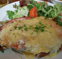 Raglan Tavern - New Castle Holiday