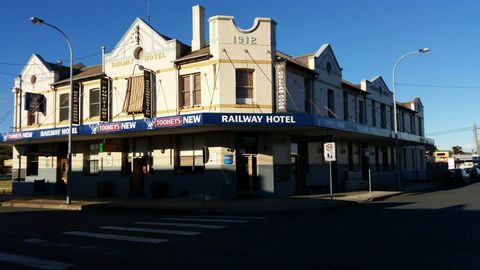 Railway Hotel - New Castle Holiday 1