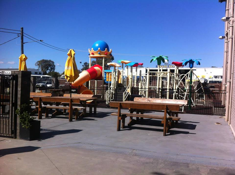 Railway Hotel - New Castle Holiday 2