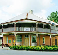 Victoria Hotel - New Castle Holiday
