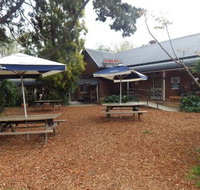 Victoria Hotel - New Castle Holiday