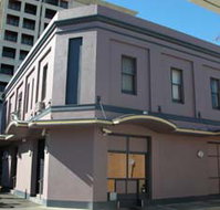 Waymouth Marble Bar - New Castle Holiday