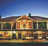 Tom Price Hotel - New Castle Holiday