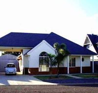 Port Hughes Tavern - New Castle Holiday