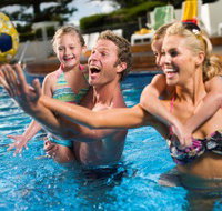 V3 Bar  Novotel Brighton Beach - New Castle Holiday