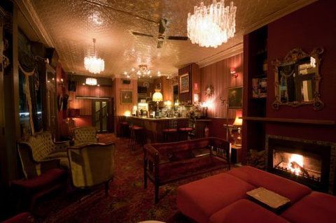 Back Bar Cocktail Lounge & Function Venue - New Castle Holiday 0