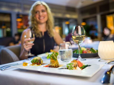 Tamarind Restaurant–Contemporary Dining - New Castle Holiday 3