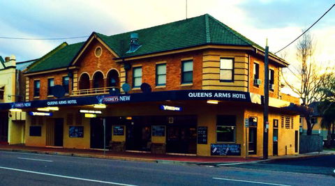 Queens Arms Hotel - New Castle Holiday 0