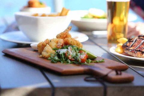 Wharf Tavern - New Castle Holiday 4