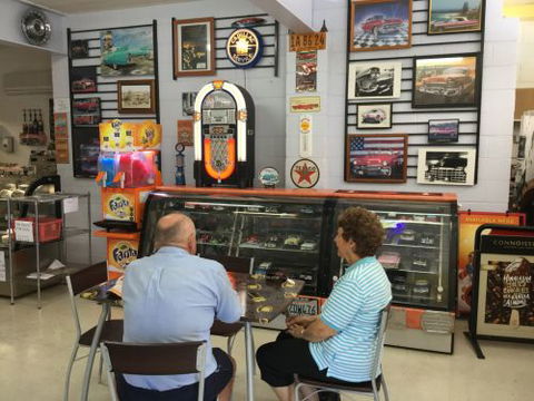 Cadz Ol’Skool Diner & Takeaway - New Castle Holiday 2