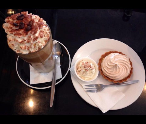 Harvest Breads Cafe - New Castle Holiday 1