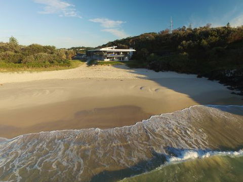 Lighthouse Beach Cafe - New Castle Holiday 1