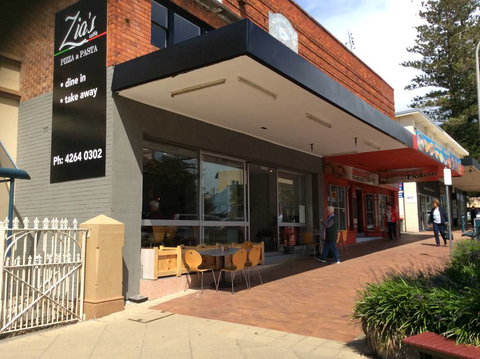 Zia’s Caffé - New Castle Holiday 0