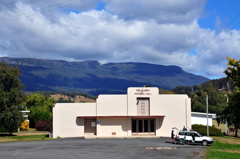 Mole Creek Market - New Castle Holiday 0