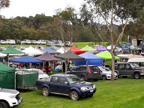 Rotary Club Of Lilydale Craft And Produce Market - New Castle Holiday 1