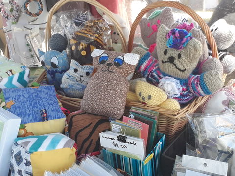 Rotary Club Of Lilydale Craft And Produce Market - New Castle Holiday 2