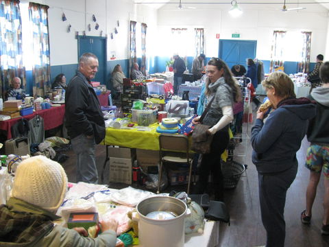 Trash And Treasure At East Kurrajong - New Castle Holiday 2