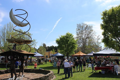 Walcha Farmers' Market - New Castle Holiday 1