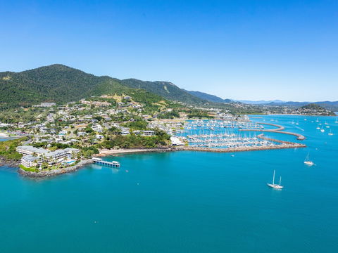 Australian Superyacht Rendezvous - Great Barrier Reef Edition - New Castle Holiday 2