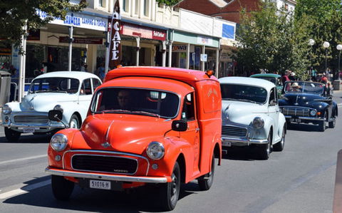 Corowa Rotary Federation Festival Parade - New Castle Holiday 2