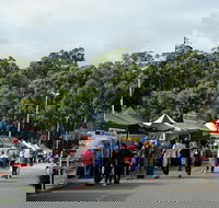 Lardner Park Market - New Castle Holiday