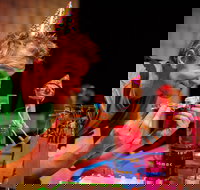 Loose Ends - New Castle Holiday