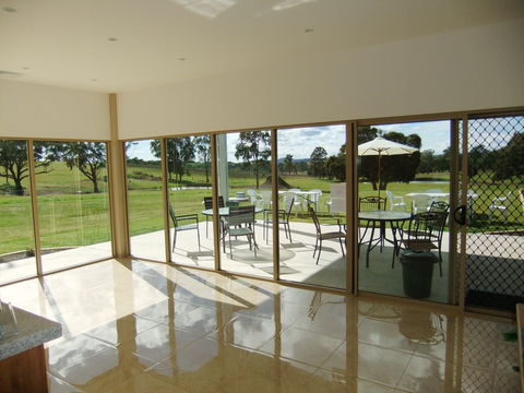 Razorback Ridge Wines Open Weekends - New Castle Holiday 2