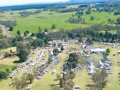 Rosewood Country Round Up Music Festival - New Castle Holiday 1