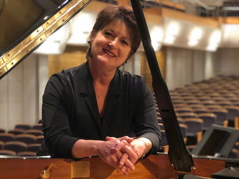 Selby And Friends: Beethoven's Ghost Burradoo - New Castle Holiday 0