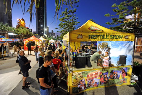 Surfers Paradise Beachfront Markets - New Castle Holiday 0