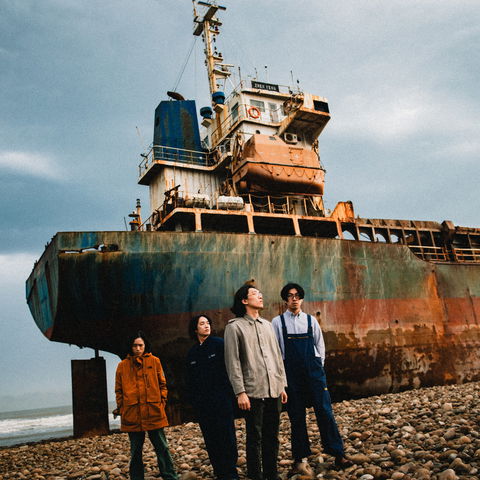 Deca Joins Australian Debut Tour - New Castle Holiday 0