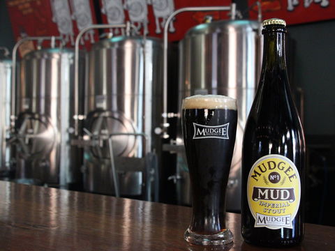 Friday Brews And Tunes At The Brewery - New Castle Holiday 0