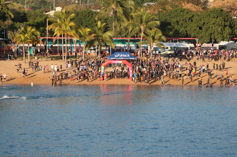 Intersport Townsville Triathlon And Multisport  Festival - New Castle Holiday 2