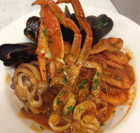 Lipari Pizza - New Castle Holiday