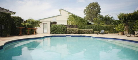 Harrigan's Irish Pub & Accommodation - New Castle Holiday 1