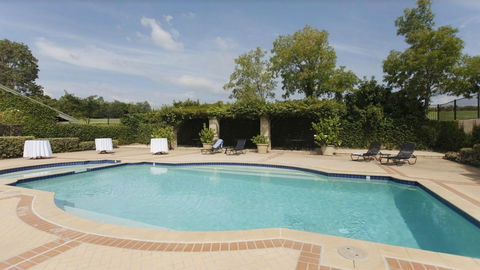 Harrigan's Irish Pub & Accommodation - New Castle Holiday 3