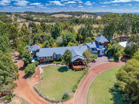 Chimes Spa Retreat - New Castle Holiday 0