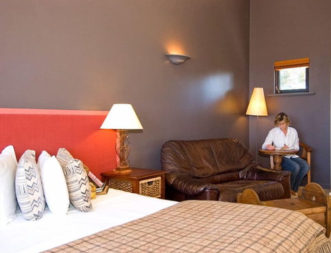 Chimes Spa Retreat - New Castle Holiday 6