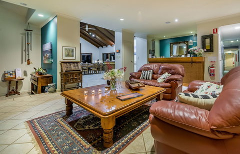 Chimes Spa Retreat - New Castle Holiday 3