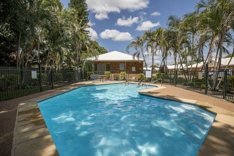Emerald Maraboon Motor Inn - New Castle Holiday 2