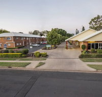 Emerald Maraboon Motor Inn - New Castle Holiday