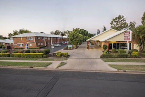 Emerald Maraboon Motor Inn - New Castle Holiday 0