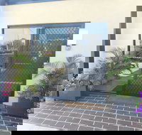 Injune Motor Inn - New Castle Holiday