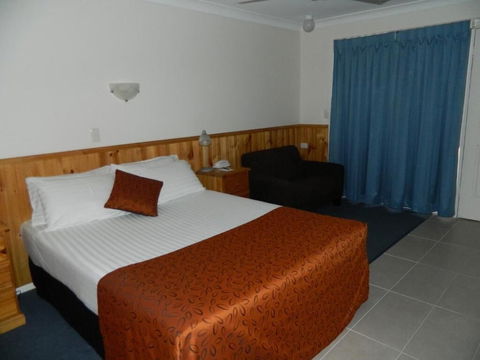 Twin Towns Motel - New Castle Holiday 6