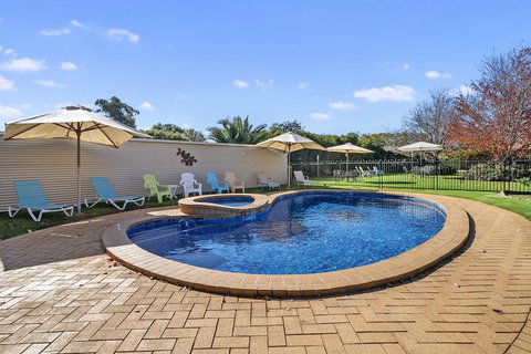 Heritage Motor Inn Corowa - New Castle Holiday 3