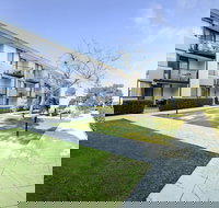 Lodestar Waterside Apartments - New Castle Holiday