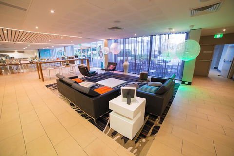 Quality Suites Pioneer Sands - New Castle Holiday 6