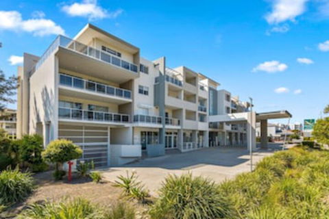Quality Suites Pioneer Sands - New Castle Holiday 0
