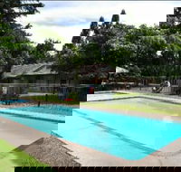High Country Motor Inn - New Castle Holiday