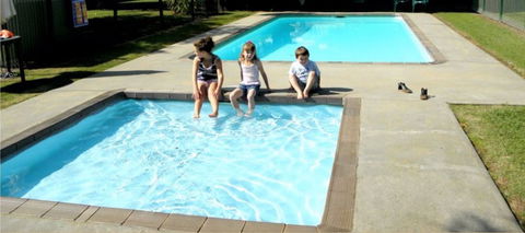 High Country Motor Inn - New Castle Holiday 1
